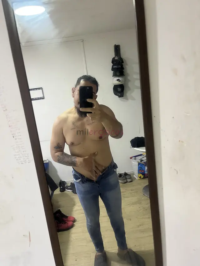 Saludos damas si quieres un buen trato o mal trato estoy dispuesto a complacer tu preferencia solo atiendo a damas o perras segun su preferencia perve...