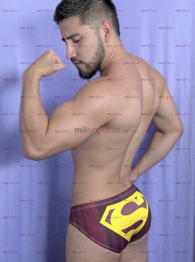 FOTOS DE SANTIAGO, TAPATÍO SOY FIT, DE BUEN CUERPO, BARBÓN Y GUAPO