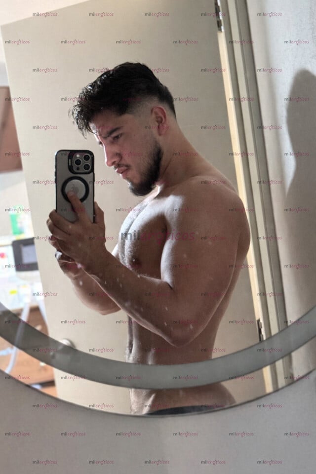 FOTOS DE SANTIAGO, TAPATÍO SOY FIT, DE BUEN CUERPO, BARBÓN Y GUAPO