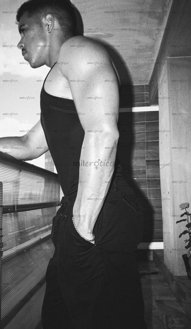 FOTOS DE CHICO CUABNO MASCULINO XL, SERIO, RESPETUOSO,