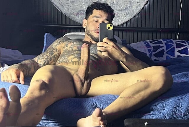 FOTOS DE CUBANO TATUADO GUAPO VERGON 23 CENTÍMETROS LECHERO