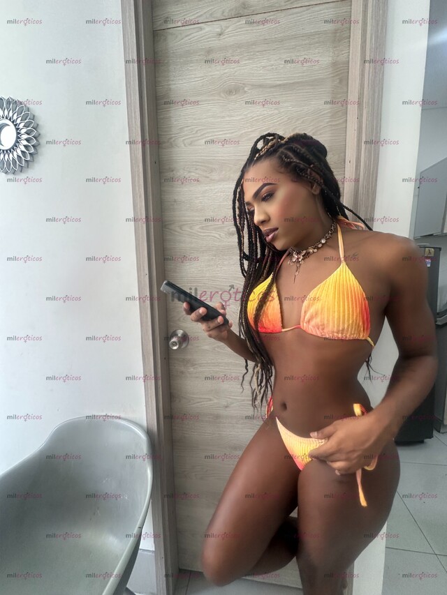 FOTOS DE 50K SEXY MORENA HERMOSA DALLANA DIOSA DE EBANO