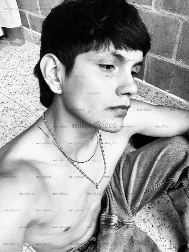 FOTOS DE CHICO CALIENTE Y MENTE ABIERTA DE PASO POR CALI