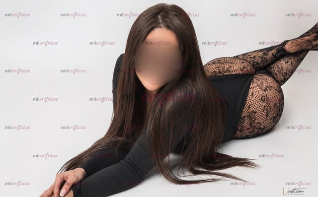 FOTOS DE SOY UNA CHICA LINDA, JOVEN, CERO MAMONA Y SÚPER COMPLACIENTE.