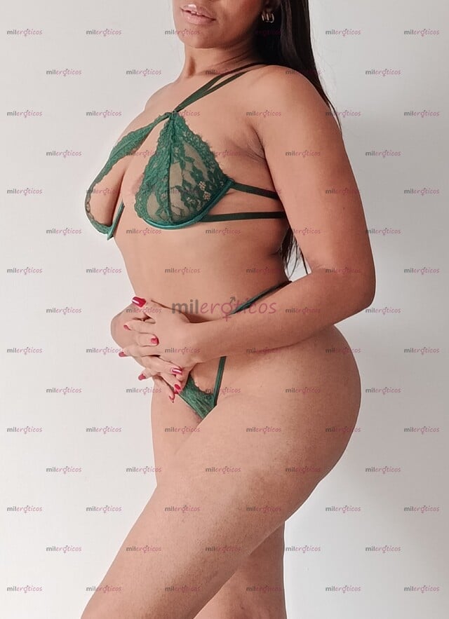 FOTOS DE VANESSA LINDA Y SENSUAL MORENA NATURAL TODO TERRENO EN BUSCA DE MACHOS PARA DISF