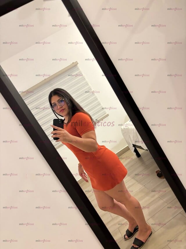 FOTOS DE CHICA SENSUAL MUY RICA CON BUENOS TRIBUTOS Y APRETADITA PARA QUE VENGAS A ROMPER