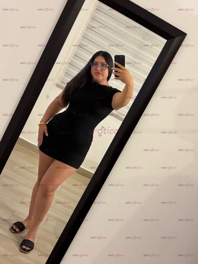 FOTOS DE CHICA SENSUAL MUY RICA CON BUENOS TRIBUTOS Y APRETADITA PARA QUE VENGAS A ROMPER