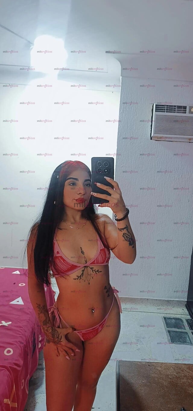 FOTOS DE HERMOSA PELINEGRA BAJITA CON CURVAS EXÓTICAS
