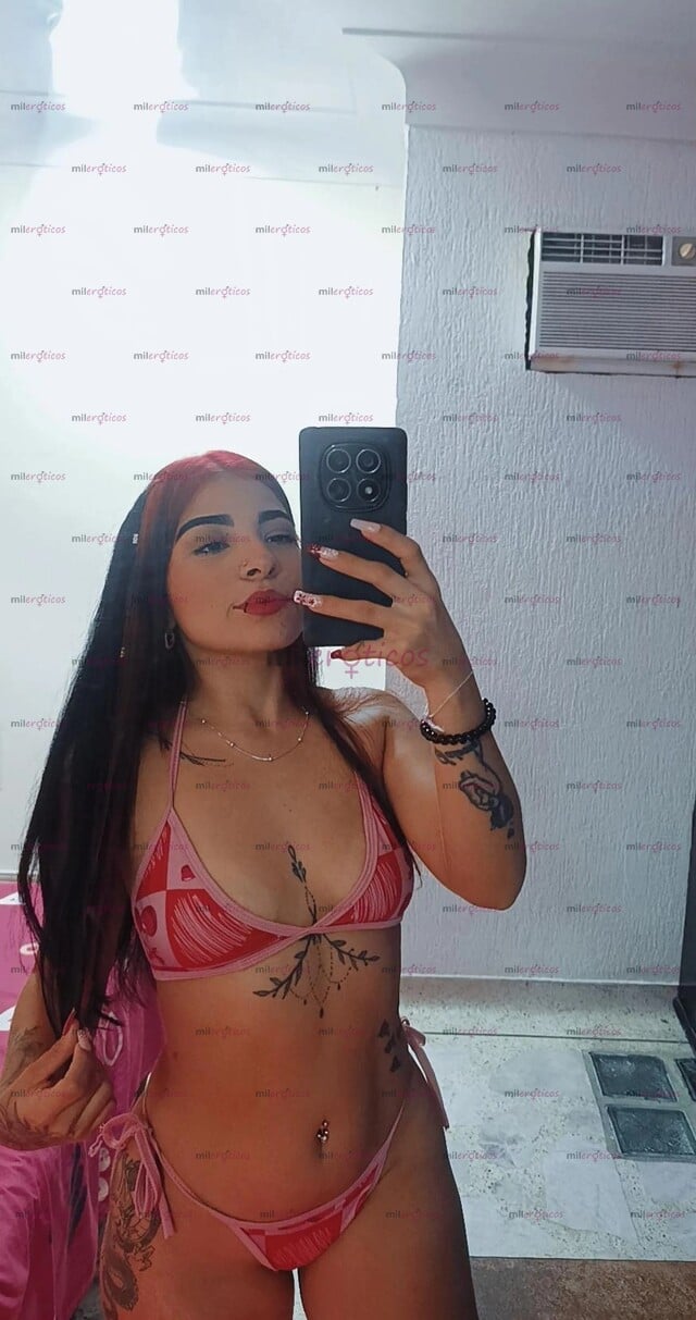 FOTOS DE HERMOSA PELINEGRA BAJITA CON CURVAS EXÓTICAS
