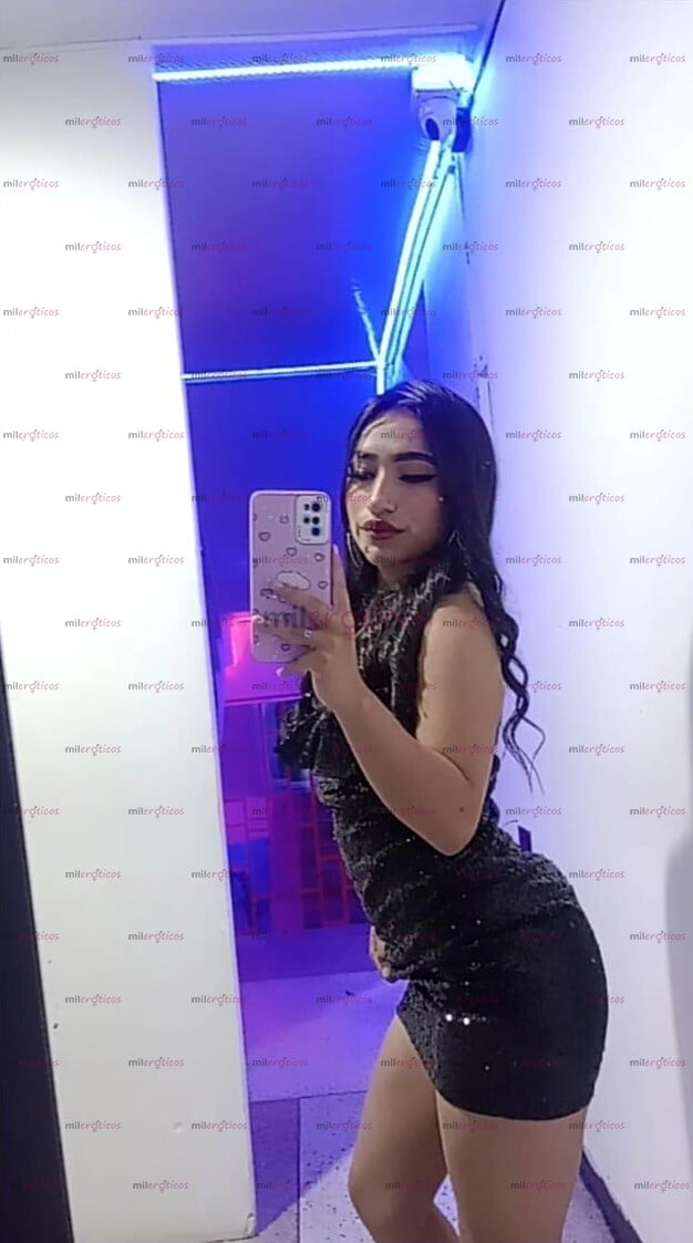 FOTOS DE SOFÍA UNIVERSITARIA SHORT DOMINANTE , DE 18 AÑITOS, FLACA CON HUESITO TALLADOR