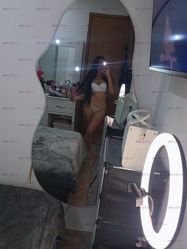 FOTOS DE HOLA MI AMOR SOY ZOE NUEVA EN TU CIUDAD LLÁMAME Y LA PASAREMOS RICO