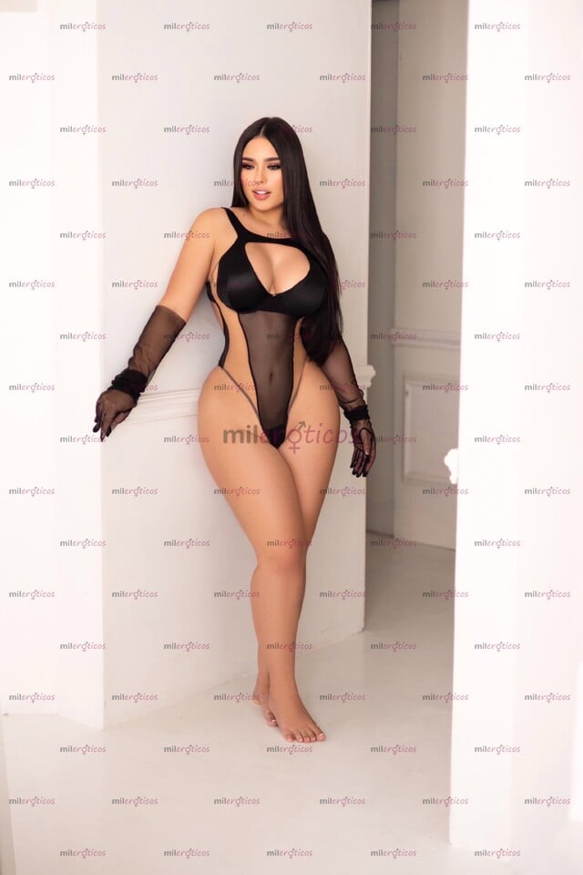 FOTOS DE SOFÍA HERMOSA, SEXY Y CALIENTE ACOMPAÑANTE COLOMBIANA