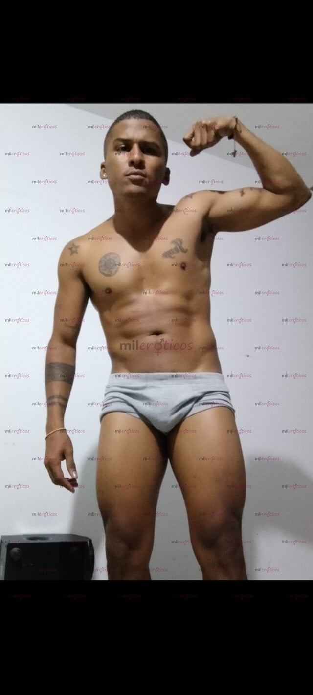 FOTOS DE FUBTOLISTA LECHERO VARONIL SERIO DOMINANTE MASCULINO CON SITIO