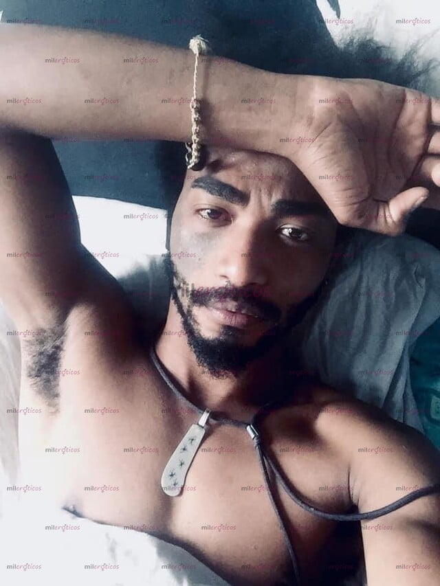 FOTOS DE DISPUESTO A COMPLACERTE, JUGUETÓN, JOVEN NEGRO CON BUENA VERGA