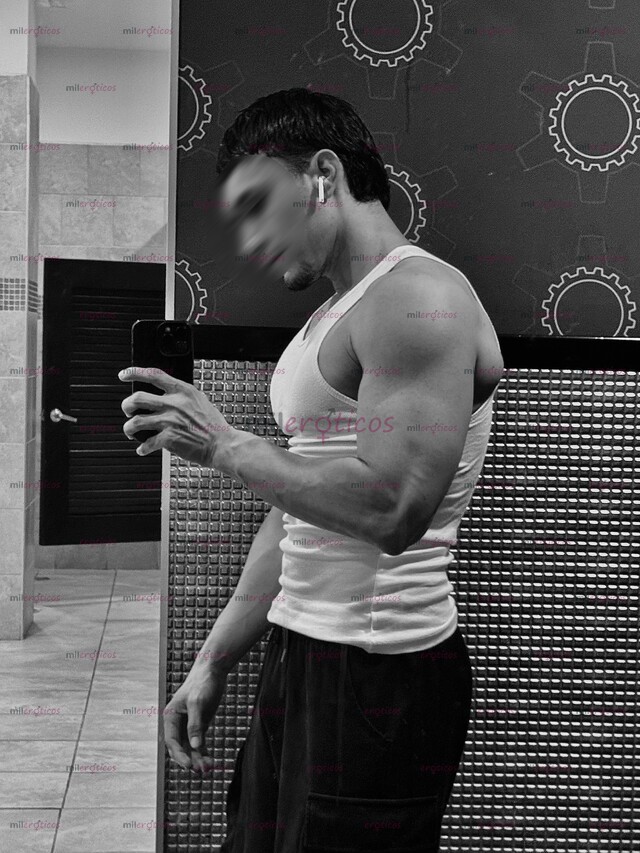 FOTOS DE ATLETA DE GYM Y BUEN PASIVO. PORTE VARONIL.