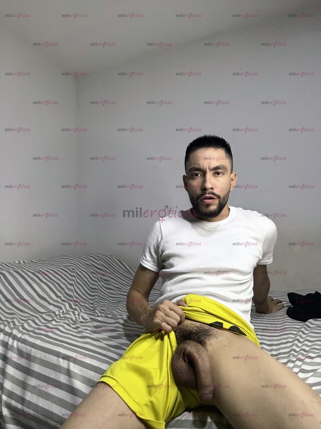 FOTOS DE DE PASO! UN CHICO MASCULINO, PINTA Y MUY ARRECHO...