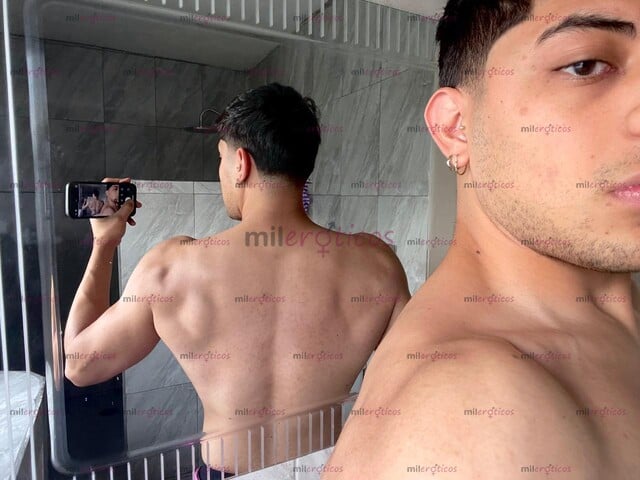 FOTOS DE HOLA SOY SANTIAGO CON VERGA DE 18 CM CON MUCHA LECHE Y MUY COMPLACIENTE