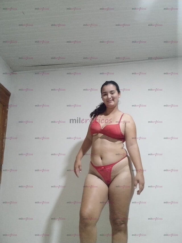 FOTOS DE MUCHO GUSTO KAROLINA UNA MUJER CASERA Y COMPLACIENTE