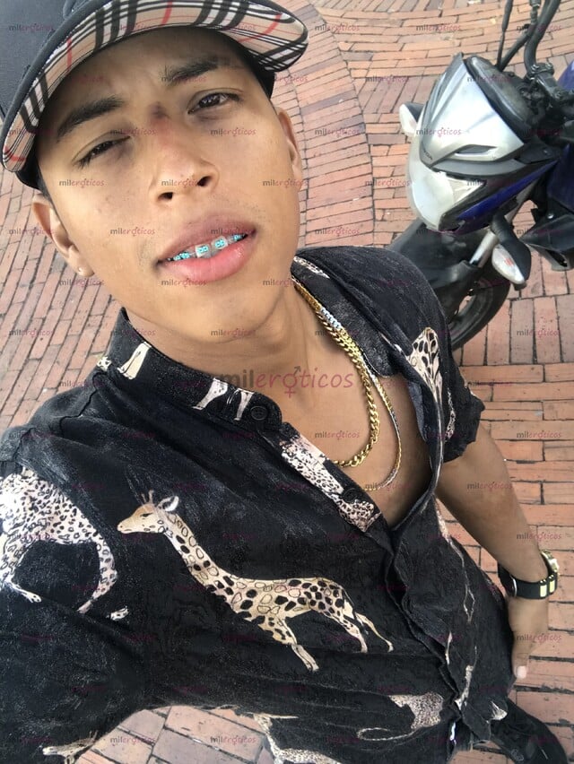 FOTOS DE HOLA MI AMOR SOY TU CABALLERO DE LA NOCHE DISPUESTO A CUMPLIR TUS FANTASÍAS