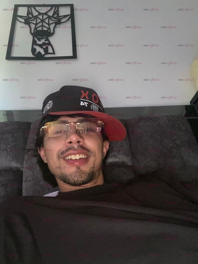 FOTOS DE JOVEN NINFÓMANO ARDIENTE CON MUCHAS GANAS DE PASARLA RICO SOLO MUJERES