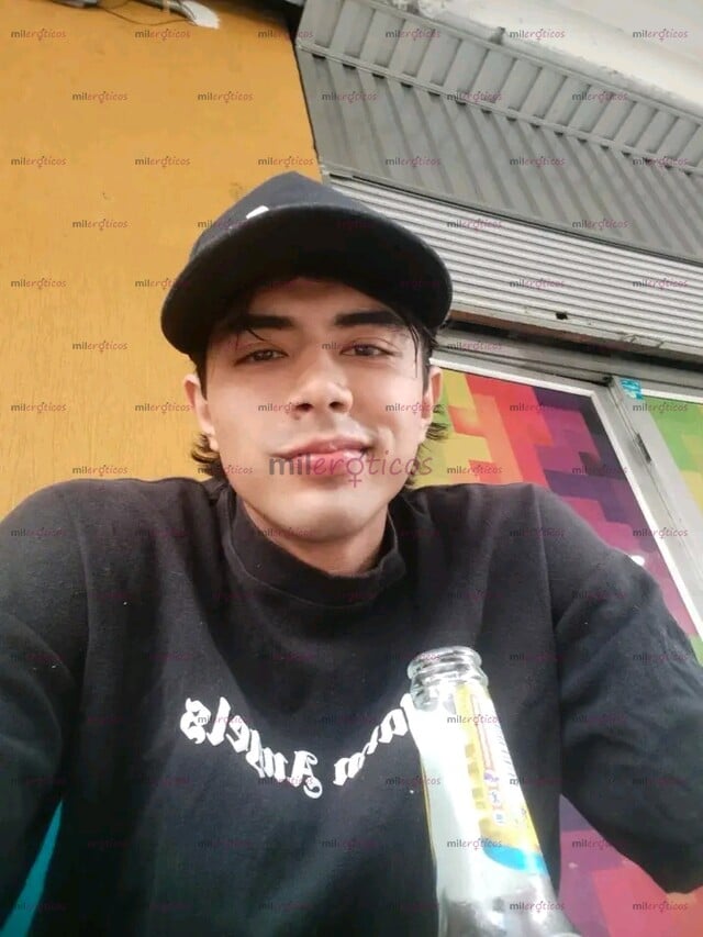 FOTOS DE JOVEN NINFÓMANO ARDIENTE CON MUCHAS GANAS DE PASARLA RICO SOLO MUJERES