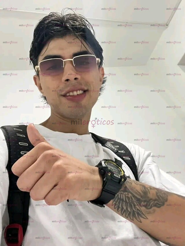 FOTOS DE JOVEN NINFÓMANO ARDIENTE CON MUCHAS GANAS DE PASARLA RICO SOLO MUJERES