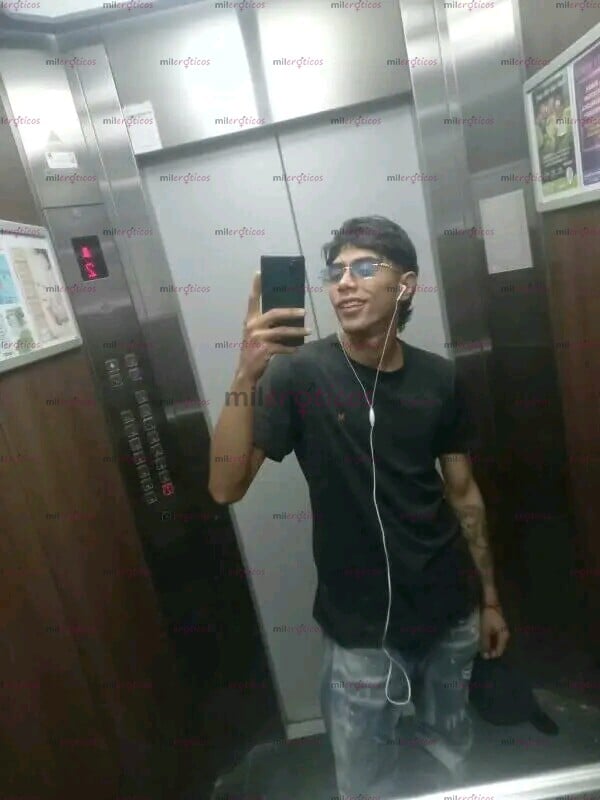 FOTOS DE JOVEN NINFÓMANO ARDIENTE CON MUCHAS GANAS DE PASARLA RICO SOLO MUJERES