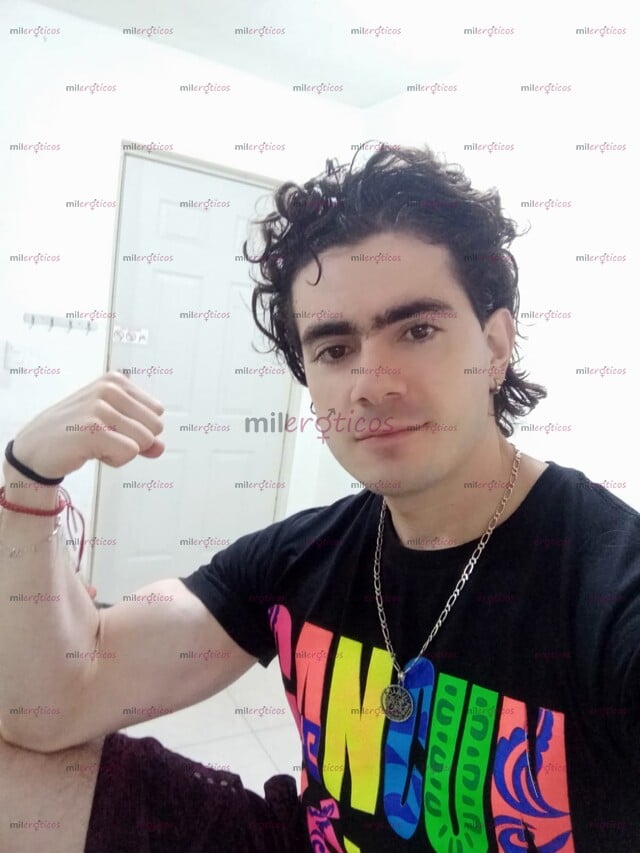 FOTOS DE GIGOLO A DAMAS CONTÁCTAME A MI WHATSAP 9993519275 ......