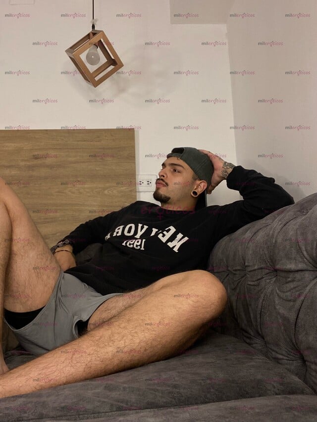 FOTOS DE GIFTED MALE ESCORT FOR ELITE WELL ENDOWED