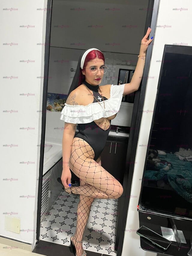 FOTOS DE FULL ANALL HERMOSA FLACA CUERPO NATURAL MUY COMPLACIENTE EN LA CAMA.