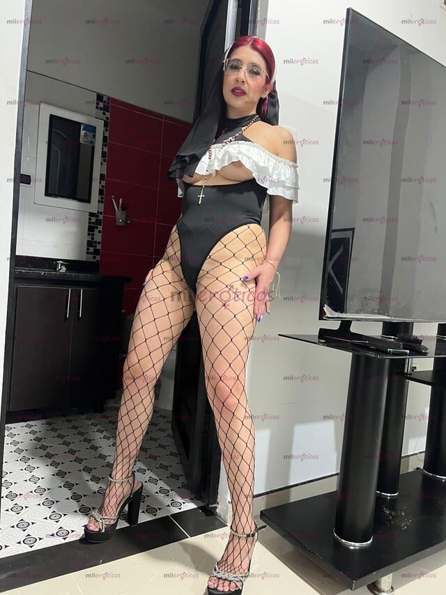 FOTOS DE FULL ANALL HERMOSA FLACA CUERPO NATURAL MUY COMPLACIENTE EN LA CAMA.