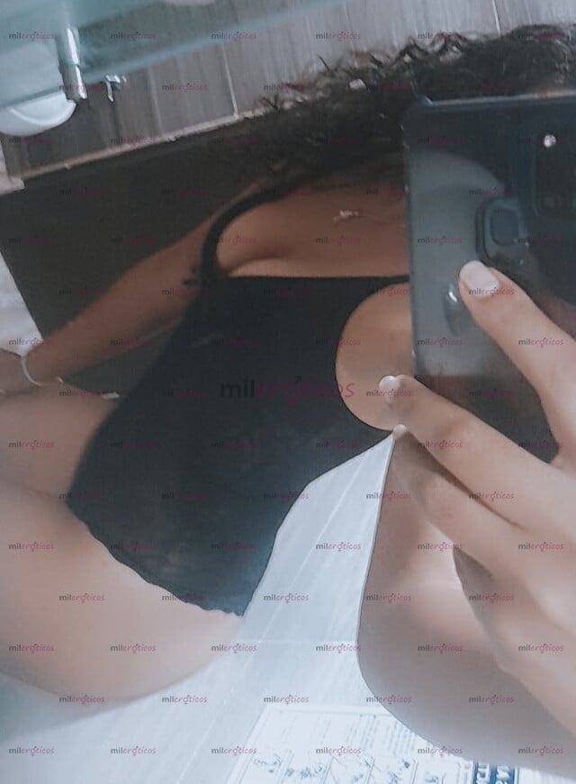 FOTOS DE DELICIOSA MORENA POR PRIMERA VEZ FLACA, ALTA, CON APARTAMENTO.