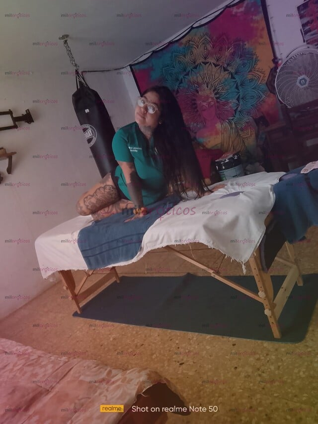 FOTOS DE MASAJES ,RELAJANTES , EROTICOS CON ACEITE Y AROMATERAPIA