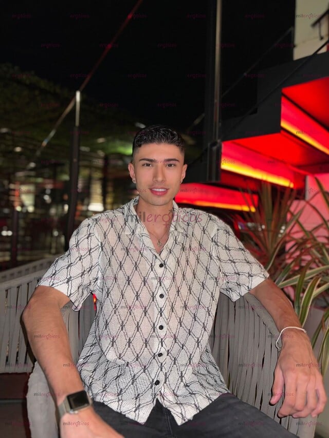 FOTOS DE COLOMBIANO, DISCRETO Y RESERVADO. NUEVO!