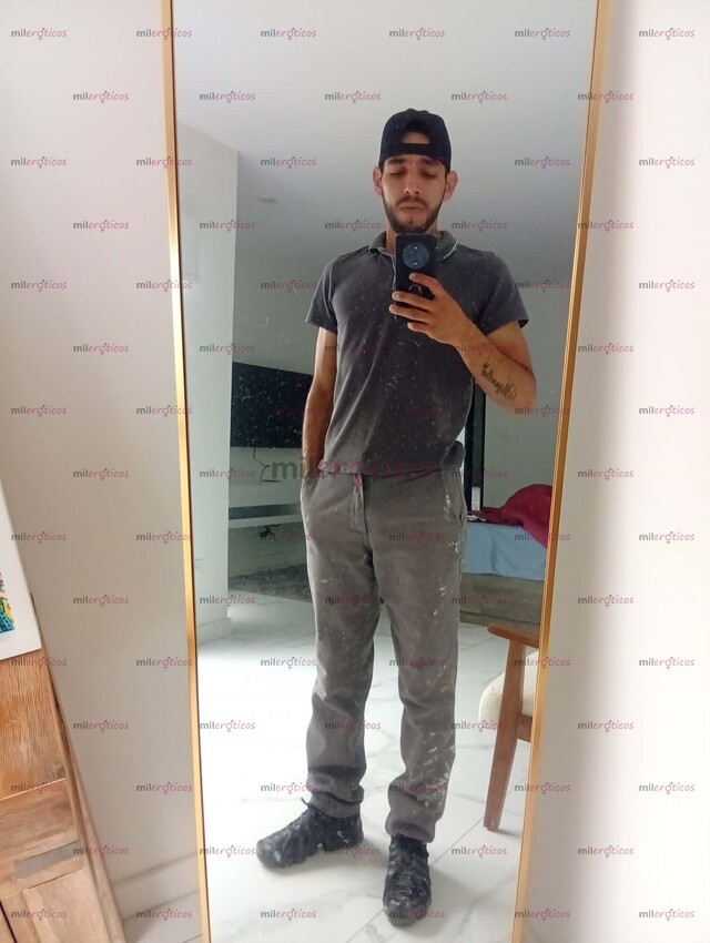 FOTOS DE SINALOENSE BARBONCITO ALTO Y DELGADO, DOMINANTE Y PASIONAL, TRATO DE NOVIOS,