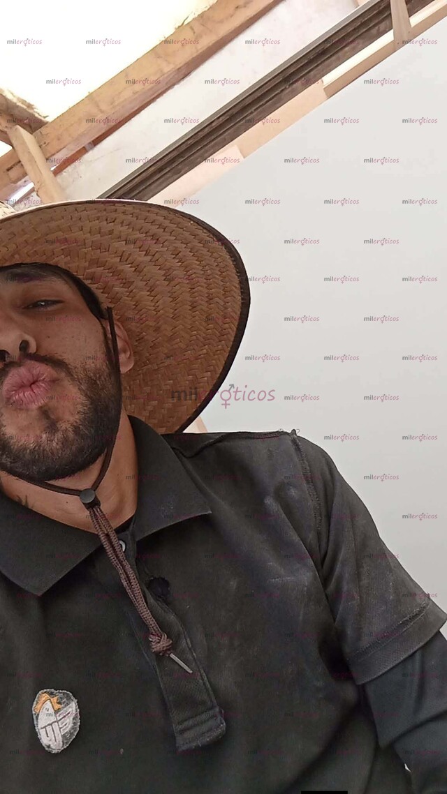FOTOS DE SINALOENSE BARBONCITO ALTO Y DELGADO, DOMINANTE Y PASIONAL, TRATO DE NOVIOS,