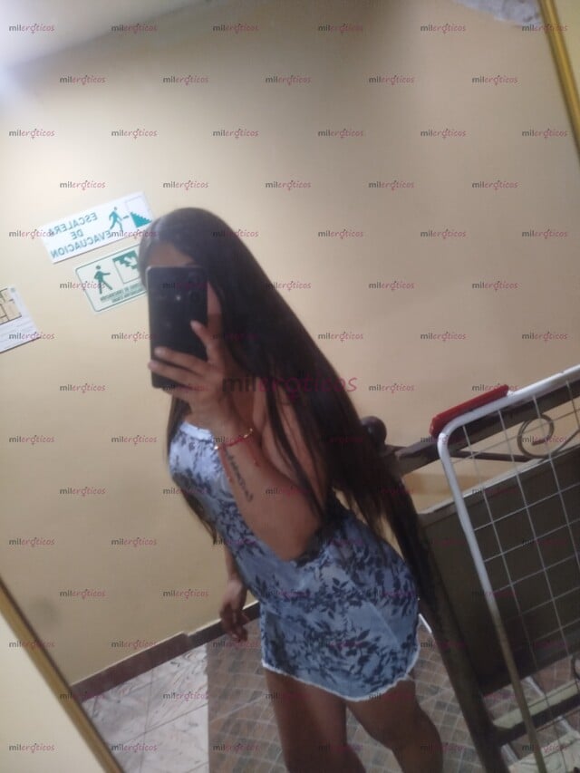 FOTOS DE MORENA, ACTIVA, HERMOSA, JOVEN, CALIENTE, SIMPÁTICA Y ATRACTIVA