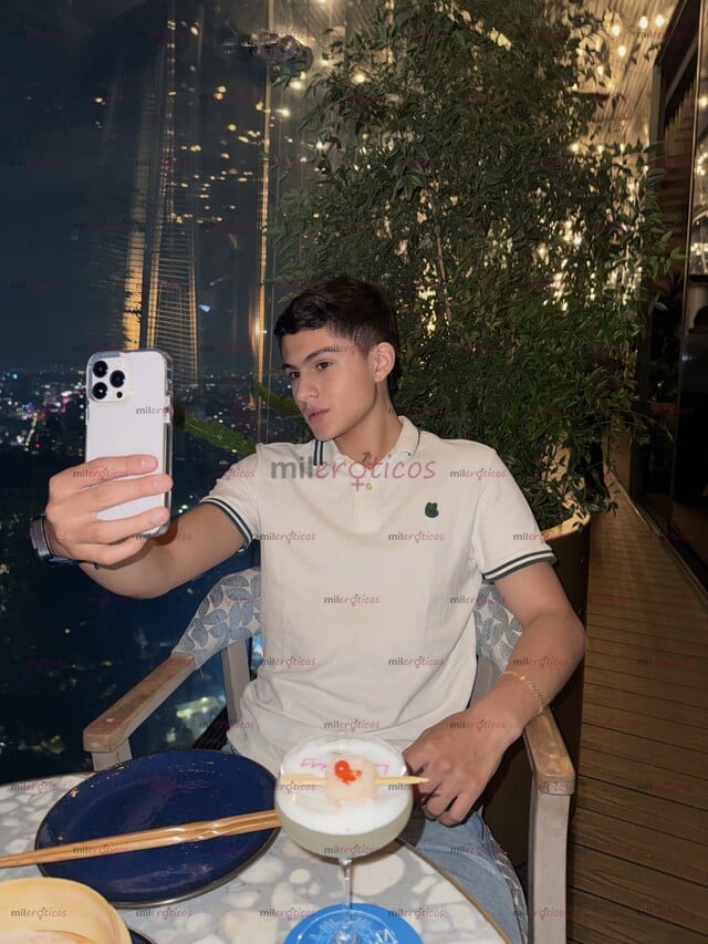 FOTOS DE TWINK JERO JOVEN ADICTO AL SEXO VERSÁTIL DE VUELTA EN LA CIUDAD