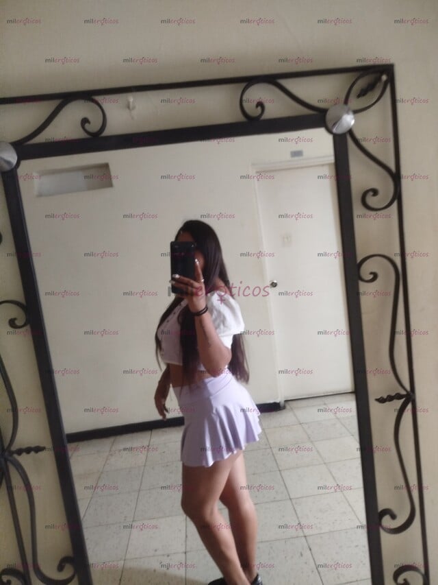 FOTOS DE MORENA, ACTIVA, HERMOSA, JOVEN, CALIENTE, SIMPÁTICA Y ATRACTIVA