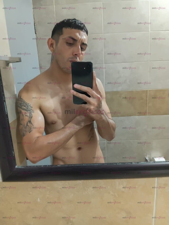 FOTOS DE JOVEN ALTO DELGADO BUEN ROLLO ATENTO SERVICIAL Y RESPETUOSO CONTACTAME