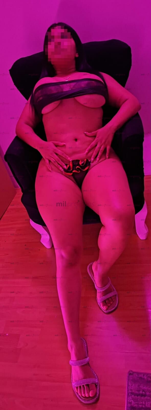 FOTOS DE DELICIOSA CHICA CURVY, EXTRANJERA, EXPERTA EN EL ARTE TANTRA