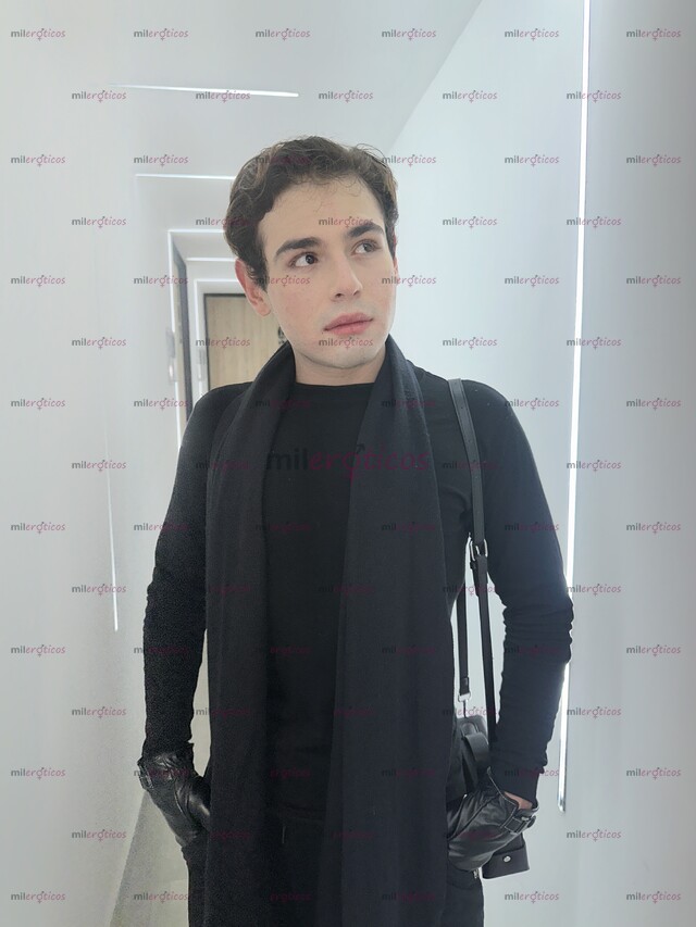 FOTOS DE STUNNING BABYDOLL TWINK DELUXE MODEL. THE EXPERIENCE, ELEVATED.