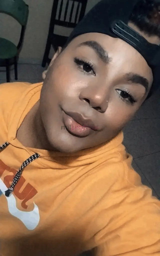 Hola soy taylor chico gordito complaciente dispuesto a cumplir tus fantasias sexo oral sadomasoquismo trato de novios besos apasionados masajes erotic...