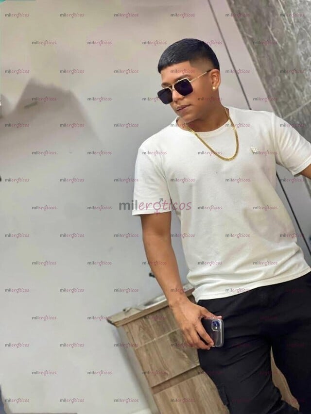 FOTOS DE COSTEÑO, MORENO, DISPUESTO A CUMPLIR TUS FANTASÍAS SEXUALES