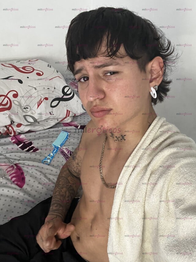 FOTOS DE JOVEN ATRACTIVO ELEGANTE COMPLACIENTE PROFESIONAL