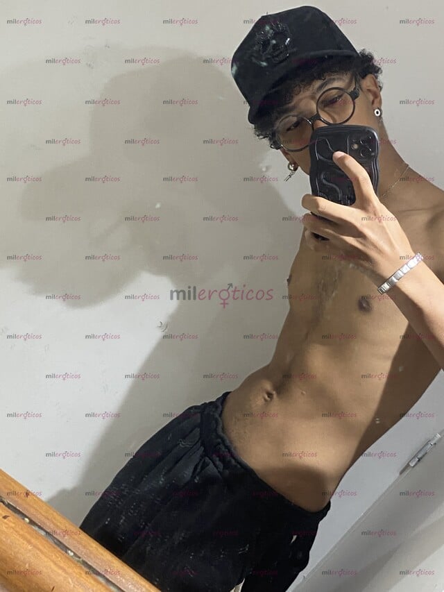 FOTOS DE SOY UN CHICO EN BUSCA DE COMPLACER CADA COSA DE TI
