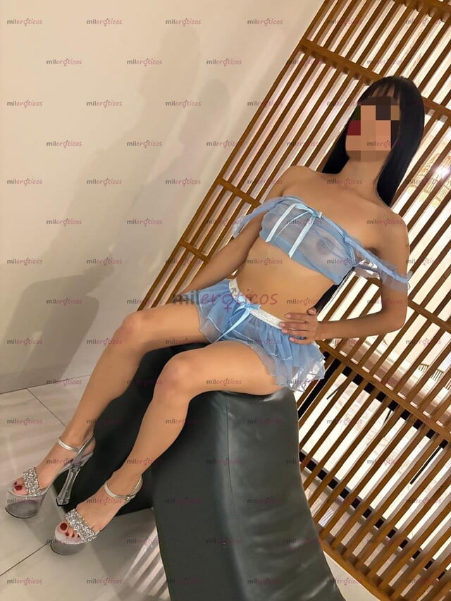 FOTOS DE PETIT, APRETADITA Y HERMOSA CHICA PELINEGRA...TE ESPERA!
