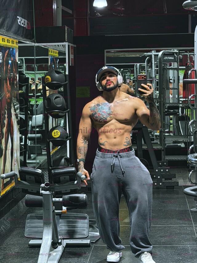 FOTOS DE HOLA SOY YONS CHICO FITTNES,CREATIVO, PERSONA EXTROVERTIDA AMABLE Y RESPONSABLE