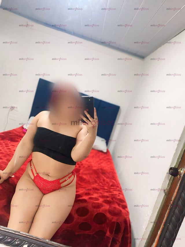 FOTOS DE BIEN NALGONA COMO TE GUSTA PAPI DAME TU LECHE COMO LECHERITA EN MIS TETAS