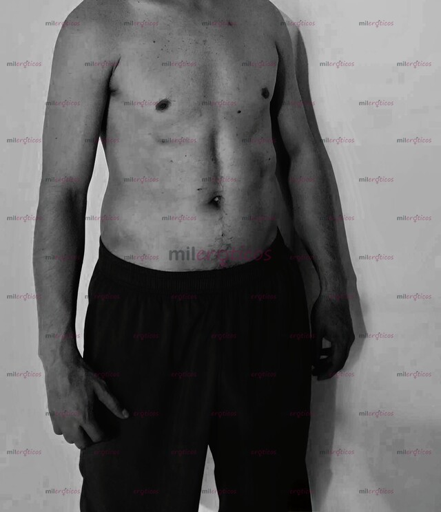 FOTOS DE JONAS NOIR CABALLERO CON DISTINCIÓN DISCRECIÓN EXCLUSIVIDAD